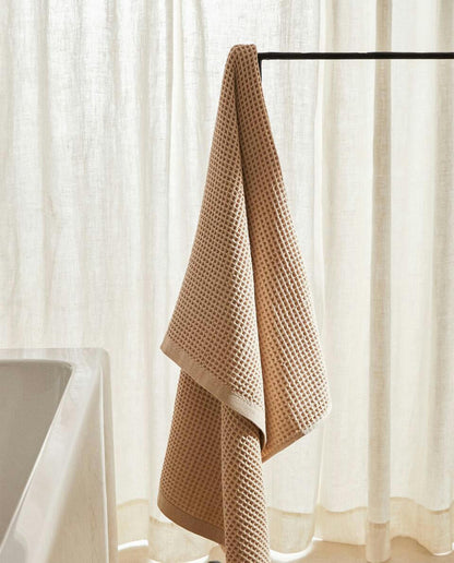 WAFFLE-KNIT COTTON TOWEL